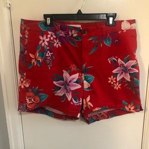 Tropical short shorts